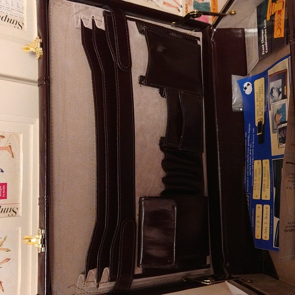 NIB Heritage burgundy leather attached case - Picture 6 of 11
